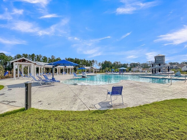 Building Photo - 3 Bedroom 2.5 Bath Located in Pine Hills i...