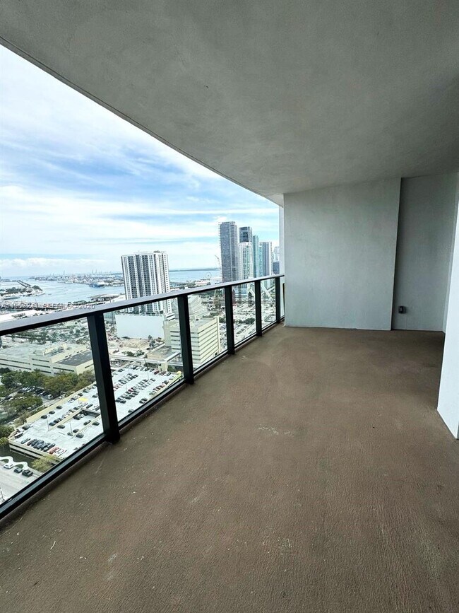 Building Photo - 1600 NE 1st Ave