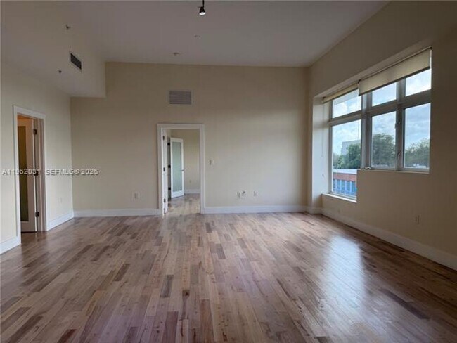 Building Photo - 6701 Biscayne Blvd