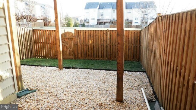 Building Photo - 1019 Railbed Dr