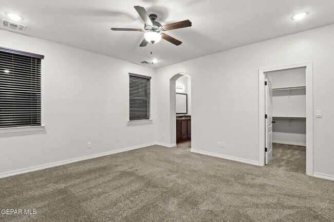 Building Photo - 13566 Hazlewood St