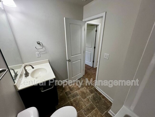 Building Photo - 43 Moorlyn Ln
