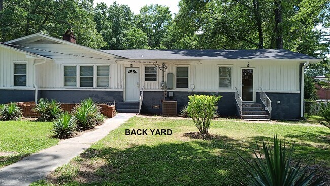 Building Photo - 109 Tanglewood Dr