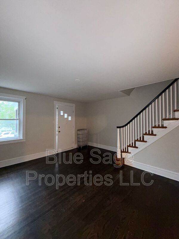Building Photo - 7026 Radbourne Rd