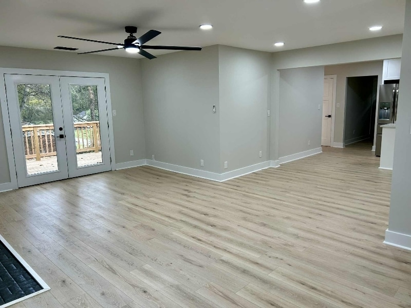 Building Photo - 304 Greenview Dr