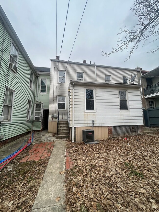 Building Photo - Cozy 3 bedroom in West York - Section 8 co...