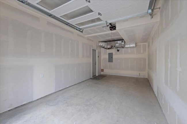 Building Photo - Modern Comfort Meets Urban Convenience – Brand New 3-Bedroom Townhome in Lower South Hill