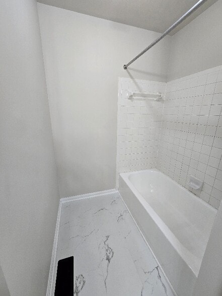 Building Photo - 16 Windbluff Ct