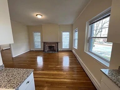 Primary Photo - 2021 Commonwealth Ave