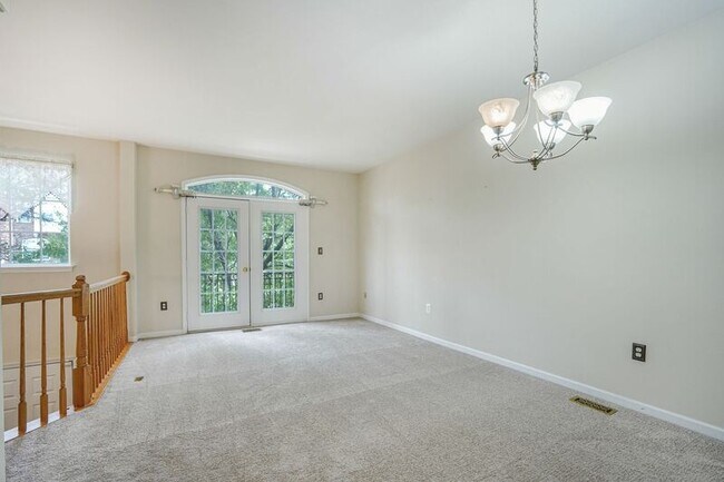 Building Photo - 1606 Wilcox Ave