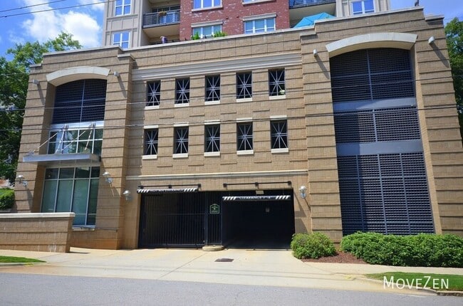 Building Photo - 618 N Boylan Ave