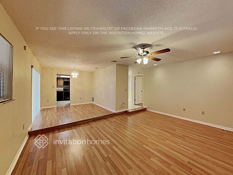 Building Photo - 617 Banderas Ave