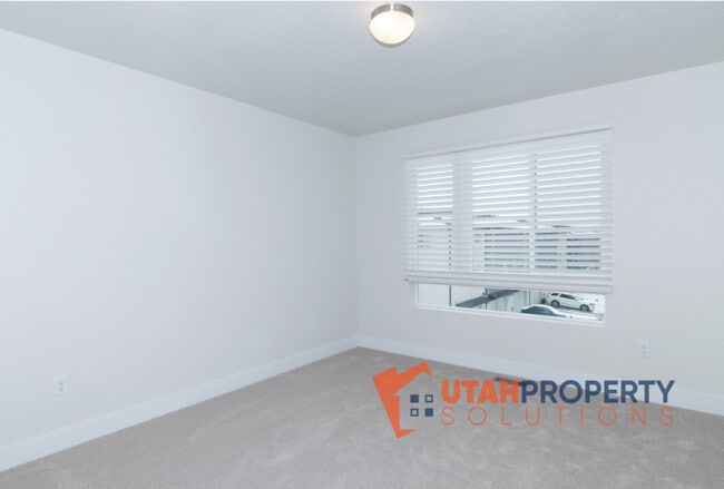 Building Photo - 396 S 980 W