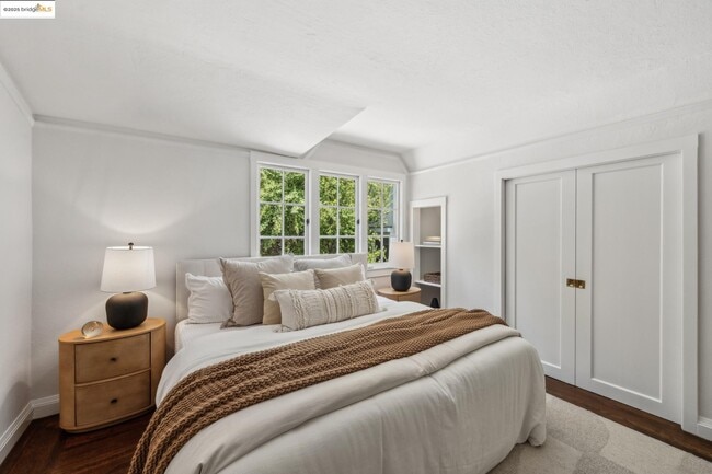 Building Photo - 95 Alvarado Pl