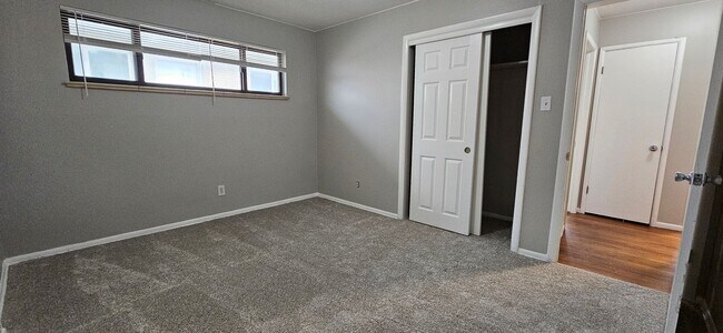 Building Photo - 1134-1138 N Akron St