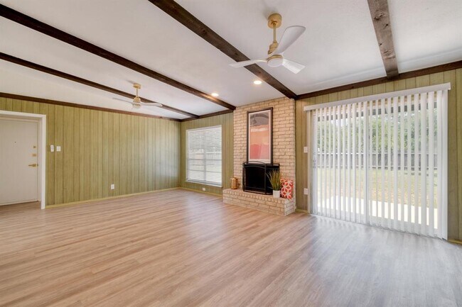 Building Photo - 2306 Berry Hill Cir