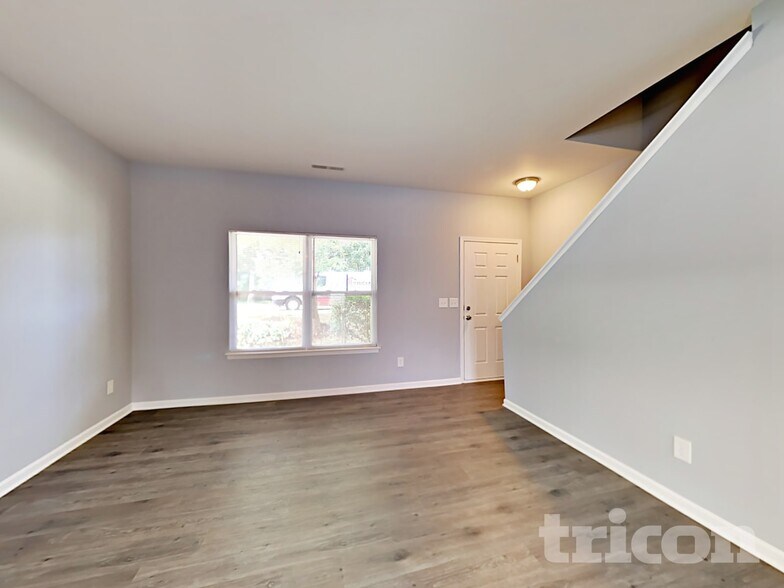 Building Photo - 8600 Old Potters Rd