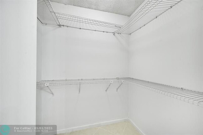 Building Photo - 45 Columbia Ct