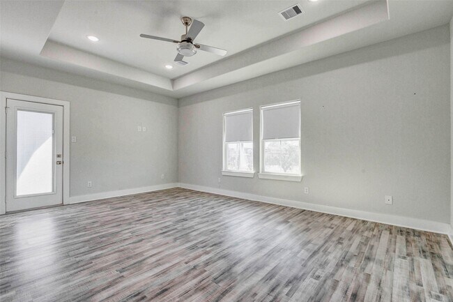 Building Photo - 4677 Bellfort Ave