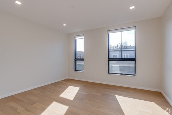 Building Photo - 9-11 Burney St