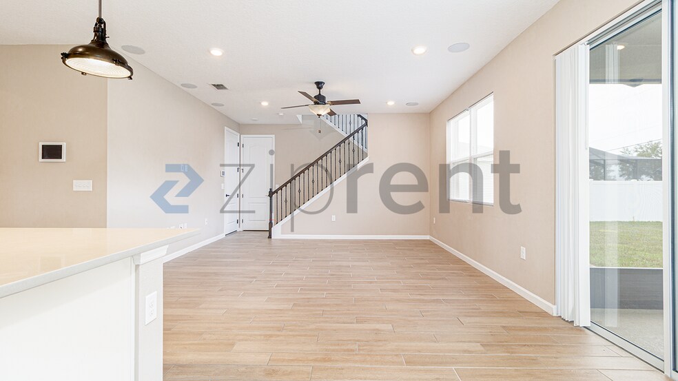 Building Photo - 1709 Hilltop Dr