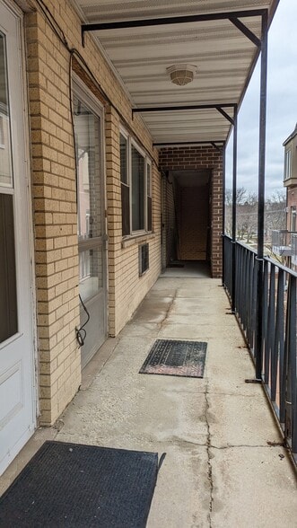 Exterior Entry on Second Floor - 924 Warren Ave