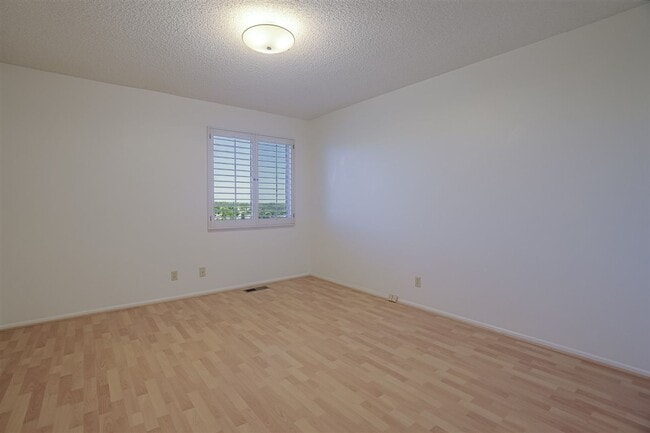 Building Photo - 2270 Sandia Dr