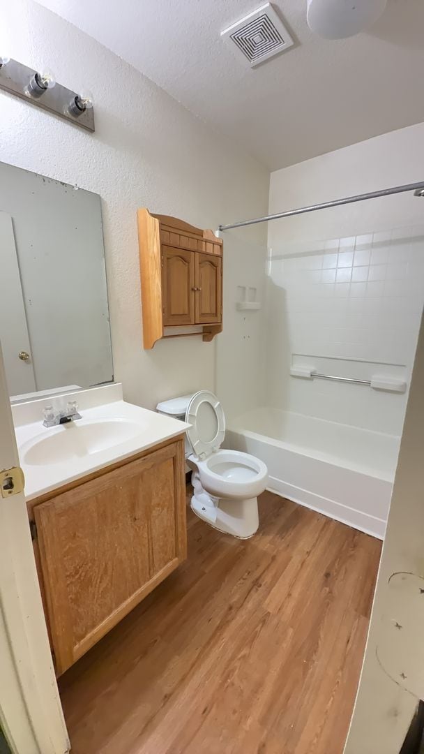 Building Photo - Gated Community Home in Cul-De-Sac