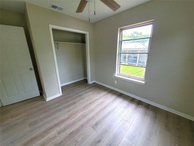 Building Photo - 8907 Shepard Dr