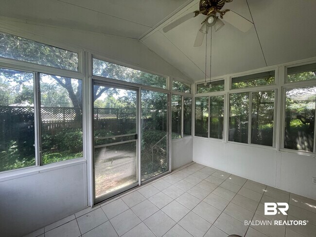 Building Photo - 110 Covey Run Pl
