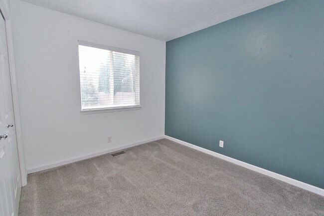 Building Photo - Lovely Single-Level Home