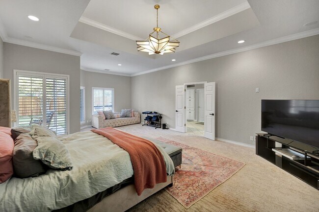 Building Photo - 5 Muirfield Dr