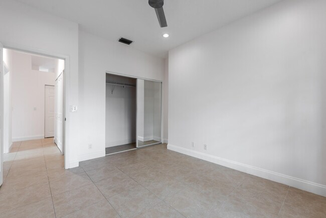 Building Photo - 23390 Torre Cir