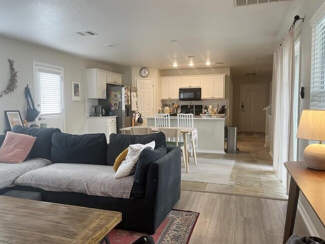 Building Photo - 1306 Davis Mountain Loop
