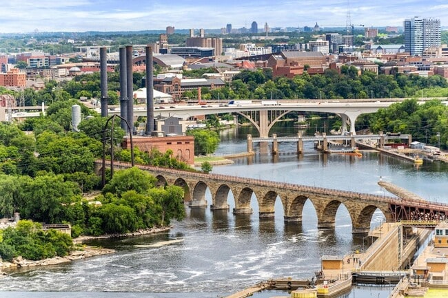 Building Photo - 19 S 1st St