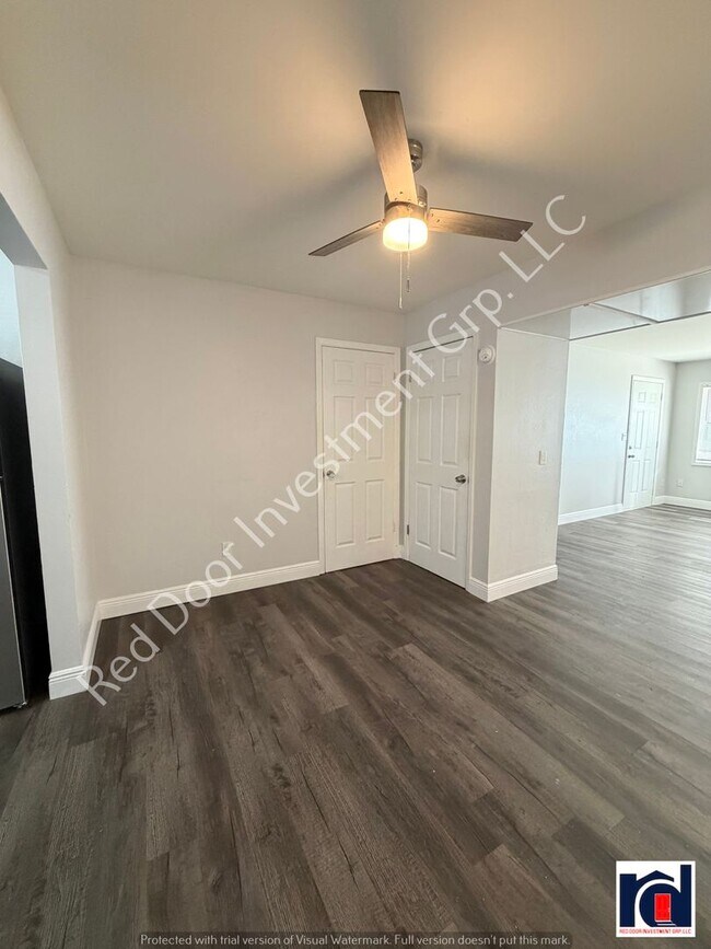 Building Photo - 2 Bedroom 1.5 Bath in the Heart of Downtown Deland~Available Now~