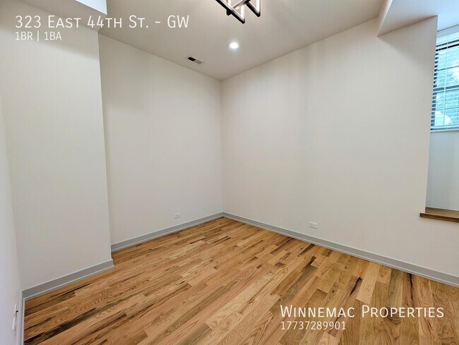 Building Photo - 323 E 44th St