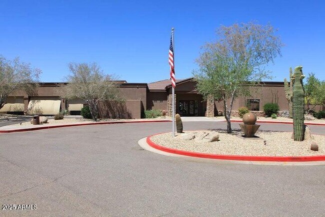 Building Photo - 10429 E Hillery Dr