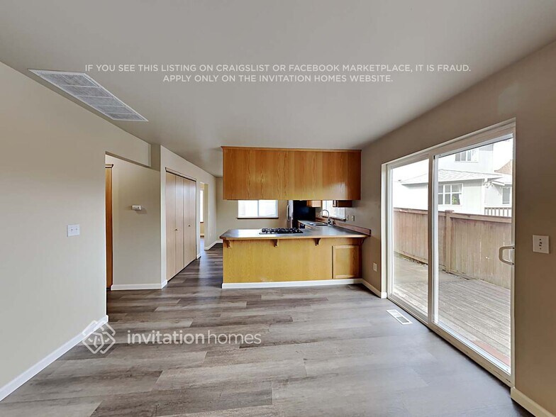 Building Photo - 12011 130th St E