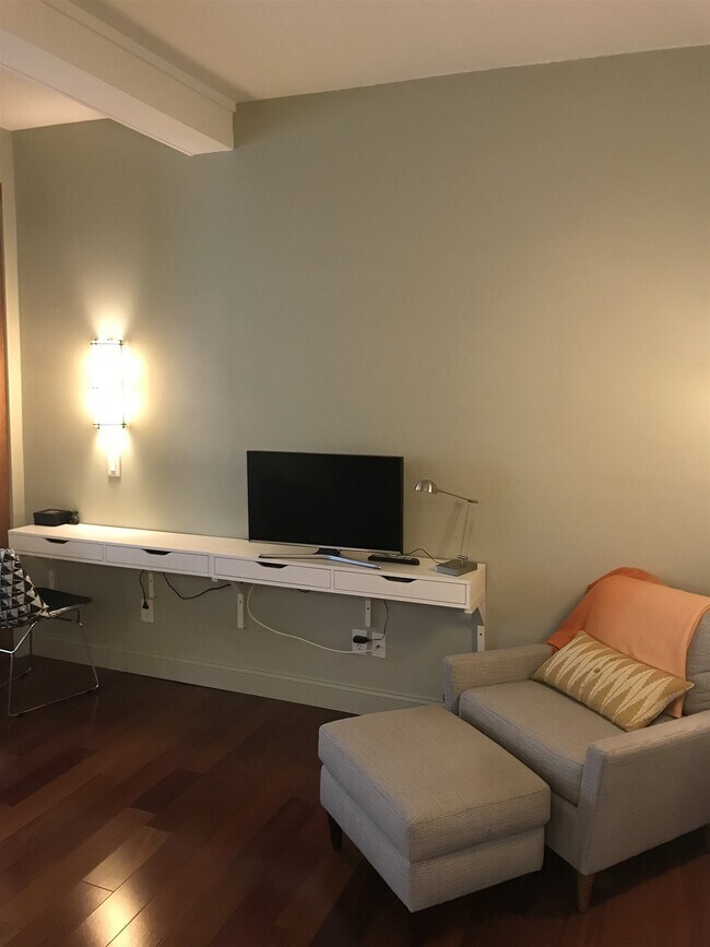 Building Photo - 125 Union Ave