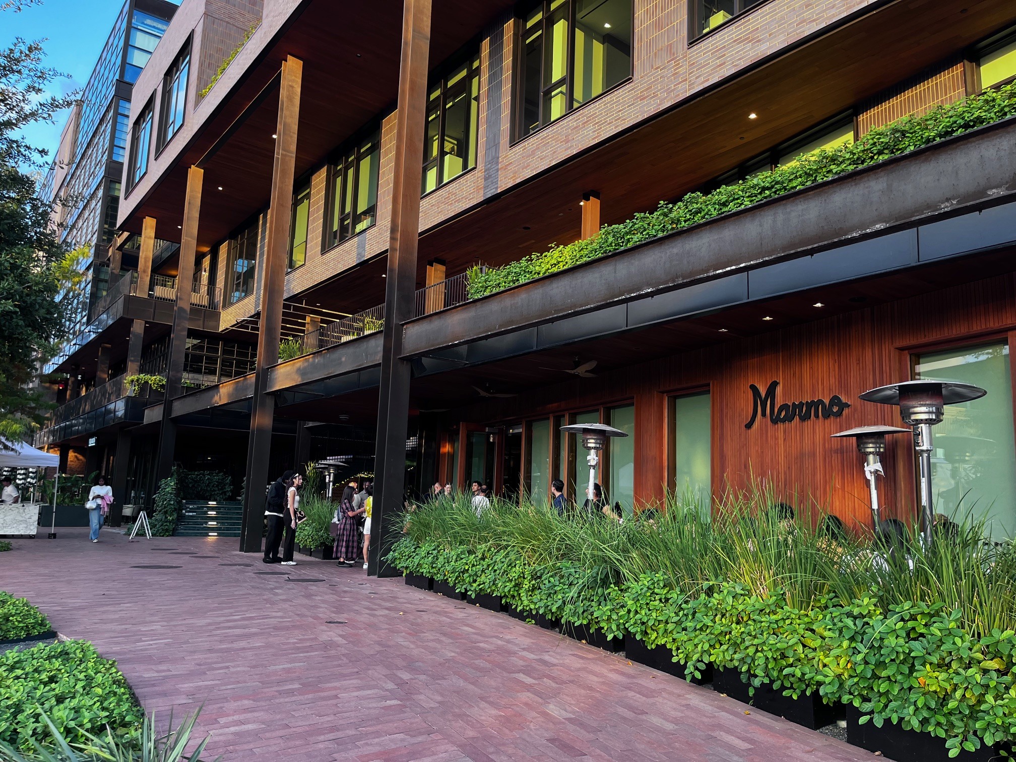 Building Photo - 405 W Drew St