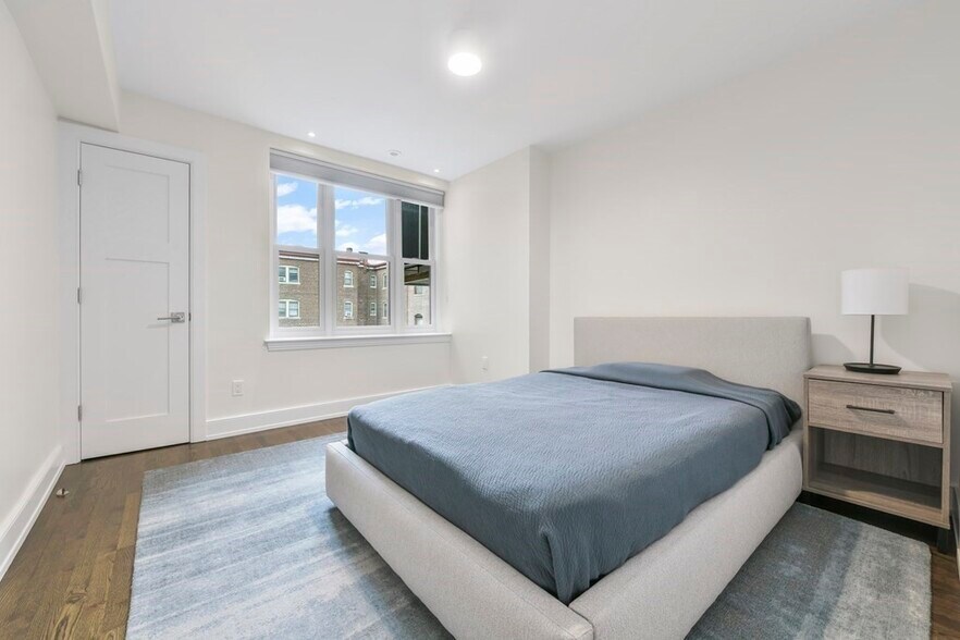 Building Photo - 66 Marshal St