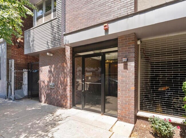 Building Photo - 5501 Hudson Ave