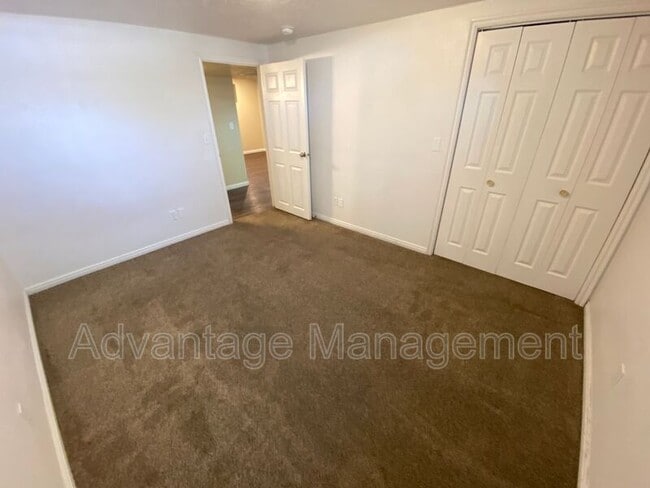 Building Photo - 122 N 1050 E