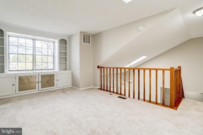 Building Photo - 7758 New Providence Dr