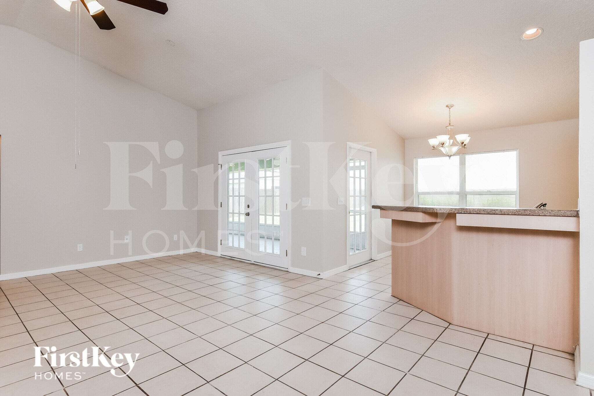 Building Photo - 1323 Arrowhead Ct
