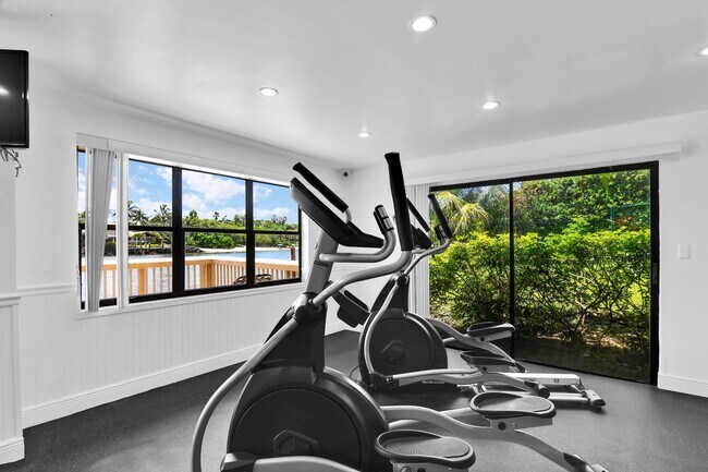 Building Photo - 1167 Hillsboro Mile