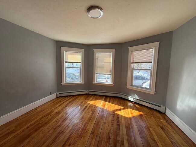 Building Photo - 143 Pilgrim Ave