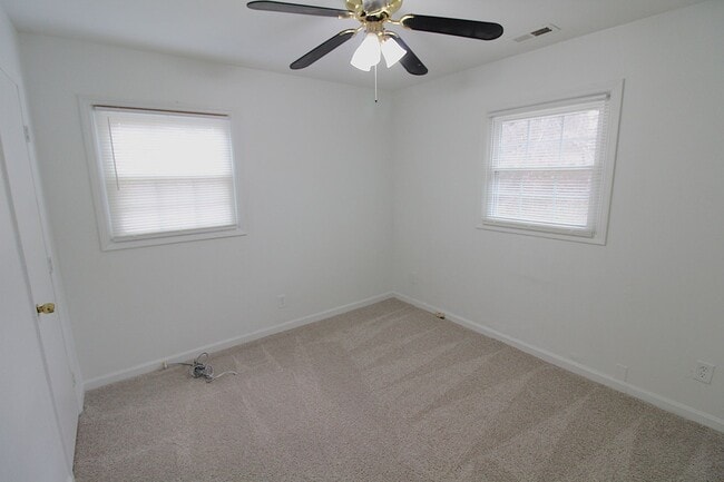 Building Photo - Freshly Updated 3-Bedroom Ranch with New Carpet & Paint