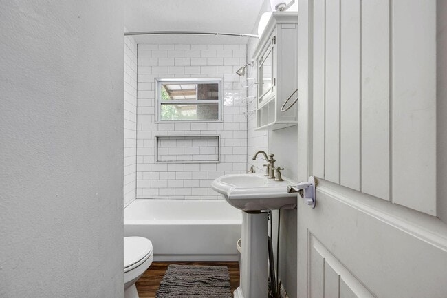 Building Photo - 1425 E Crisafulli Rd